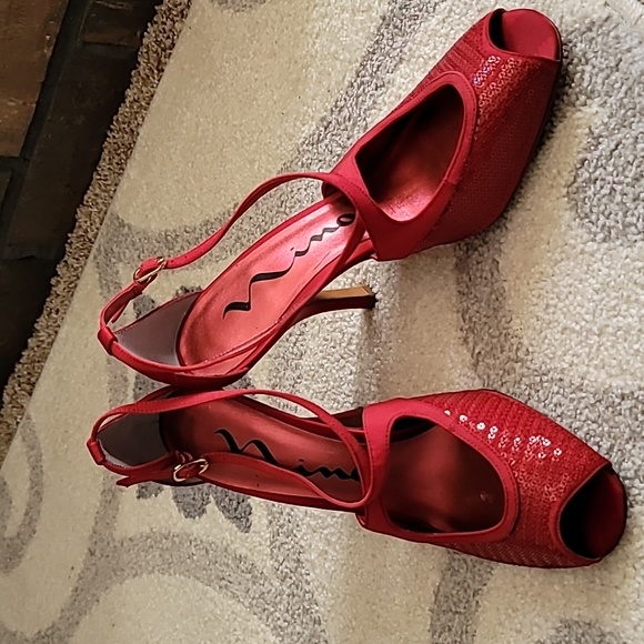 Nina Shoes - Nina red dress sandal style heel 8.5M, leather sole sequin & satin trim peek toe